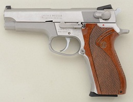 The perfect Smith and Wesson 5906 for sale